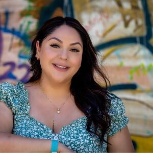 Meet your Posher, Claudia